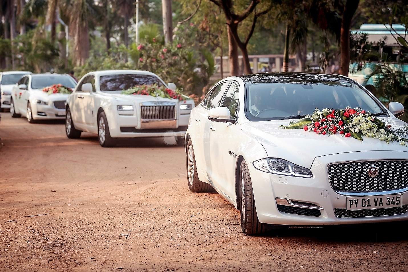 wedding car rental shreeji travels sola ahmedabad